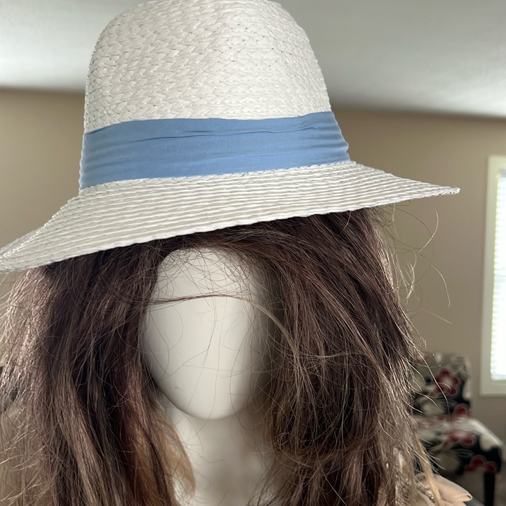Time and Tru White Straw Fedora With Light Blue Band and Hat Clip